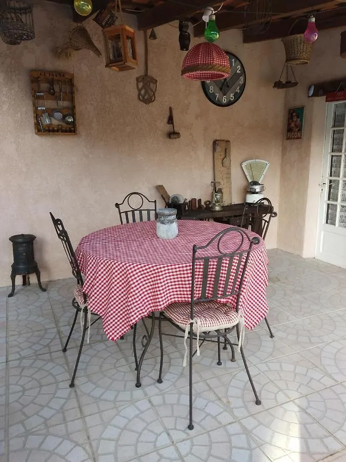Bed and Breakfast L'éolyre à La Motte-d'Aigues Couette-café